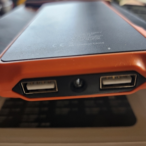 Tough Tested Solar Dual USB 10,000mAh Battery PackBattery Pack - Picture 7 of 7